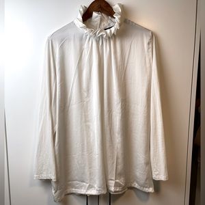 Banana Republic XL. Casual/luxury looking top with two textures.